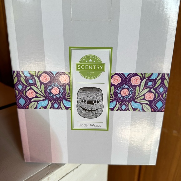 Under Wraps Mummy Scentsy Warmer - Picture 3 of 3